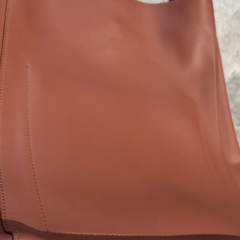 Everlane The Italian Leather Studio Bag in Cognac Timeless Classic Minimalist - Picture 9 of 11